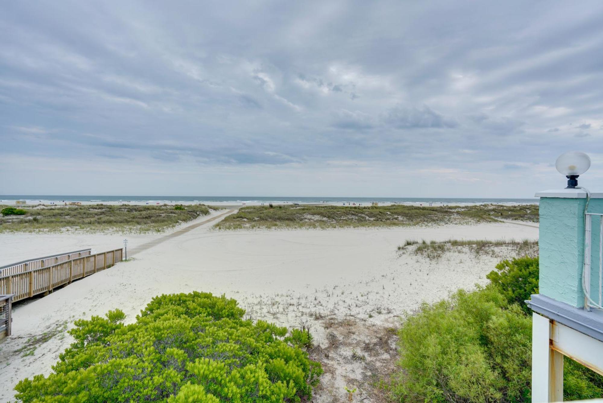 Cozy Oceanfront Condo With Pool And Beach Access! Wildwood Crest Exterior photo